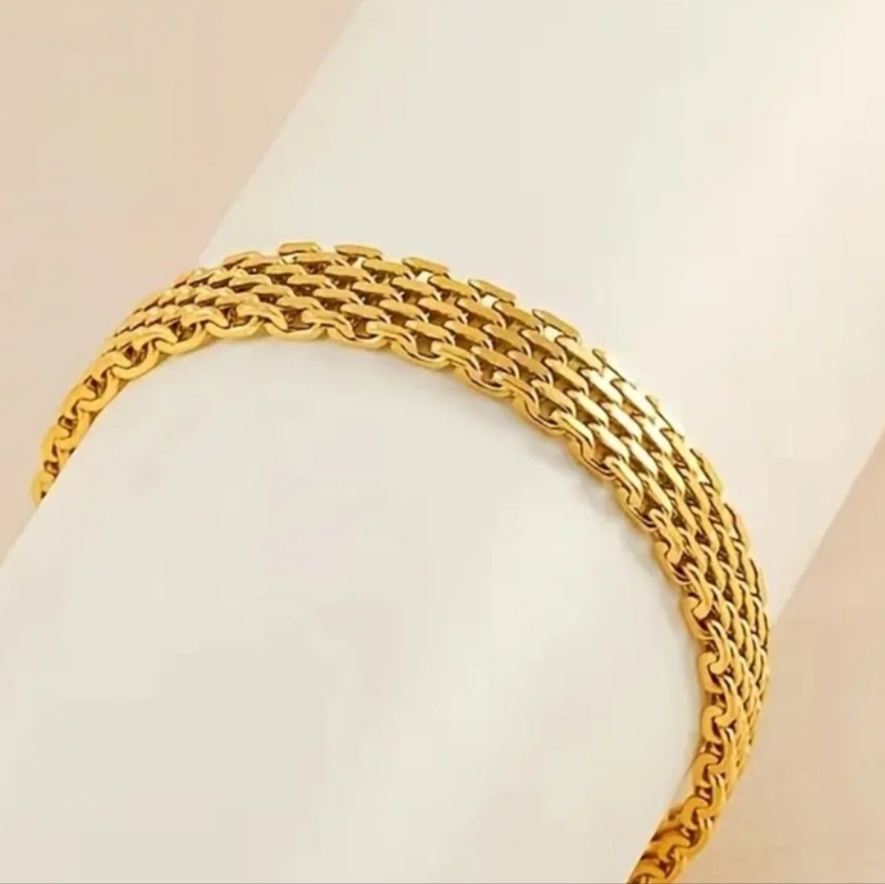 Elegant Gold-Tone Bracelet Set - Picture 3 of 5